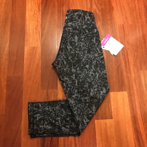 NWT athleta Woodlands Chaturanga reversible capri - Picture 2 of 3